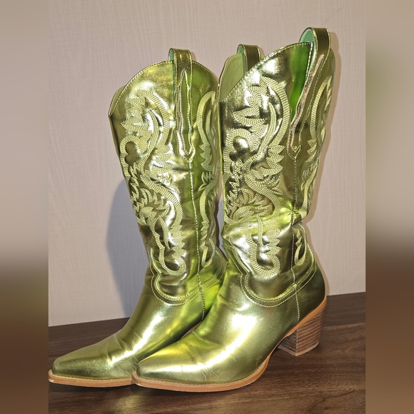 Green Western-Style Women's Boots - Picture 2 of 7